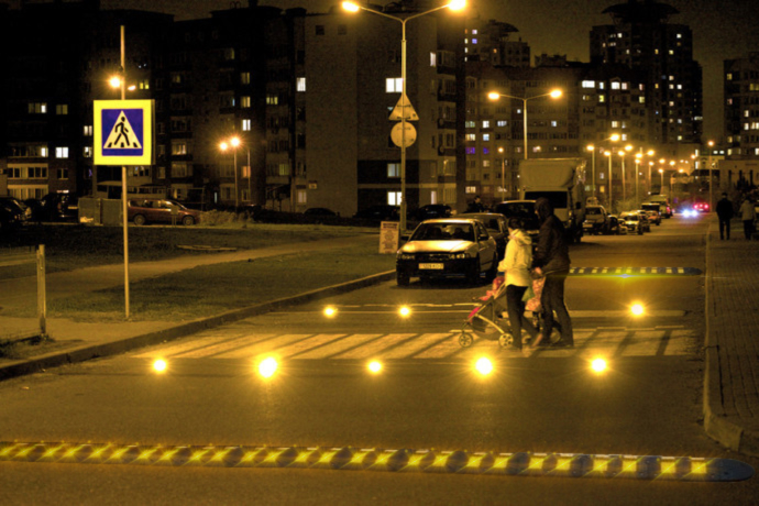 Появятся ли на наших дорогах светящиеся лежачие полицейские? – После