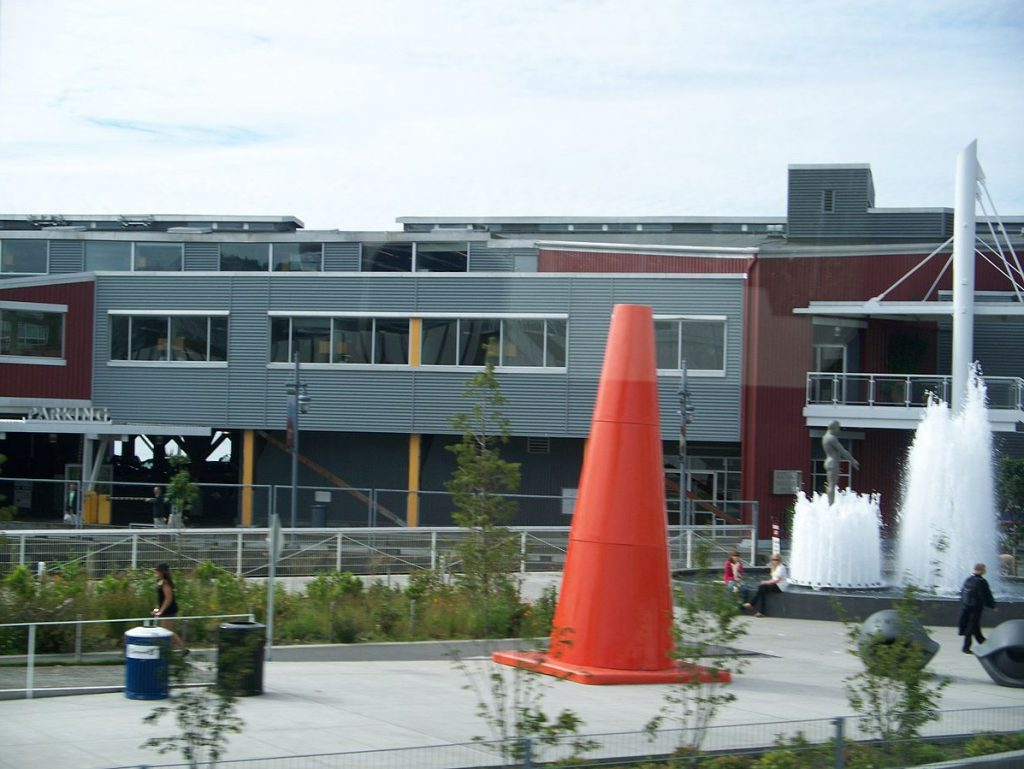 Использование дорожного конуса для архитектурных решений Использование дорожного конуса для архитектурных решений