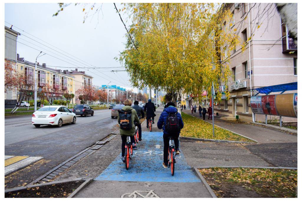 Разметка велодорожки, идущей параллельно автомобильной дороге