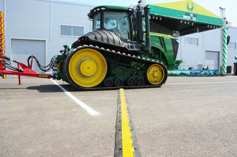 Защита силовых кабелей на складах и строительных площадках Защита силовых кабелей на складах и строительных площадках