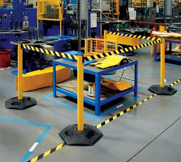 Ограждение временных опасных зон с помощью сигнальной ленты Ограждение временных опасных зон с помощью сигнальной ленты