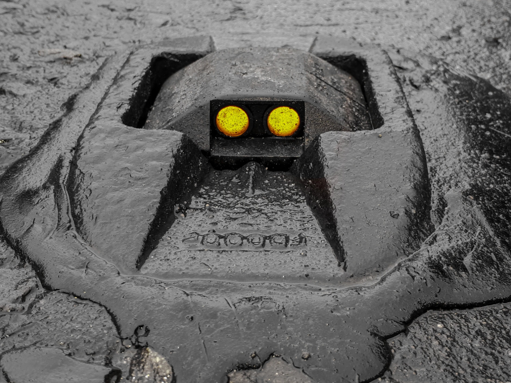 Комбинированное устройство, отражающее свет