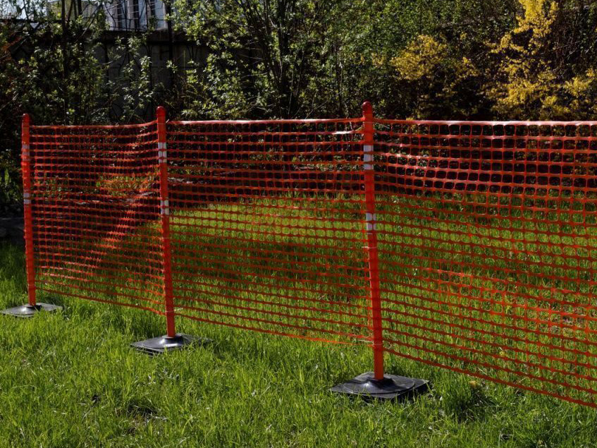 Ограждение территории пластиковой сеткой 
