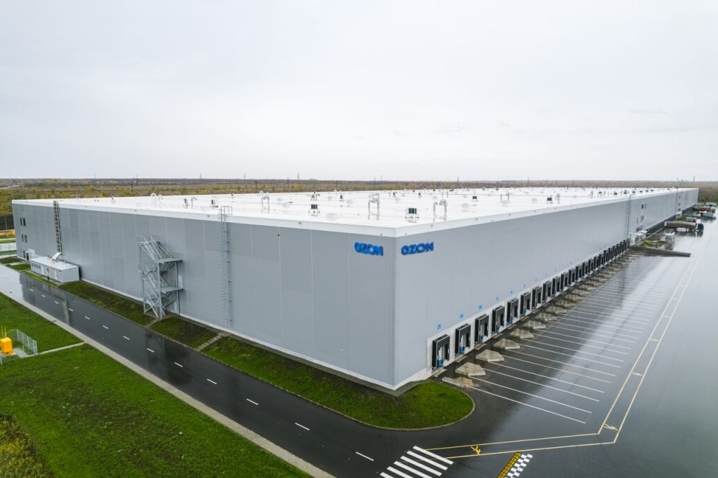 Разметка парковки на территории распределительного центра