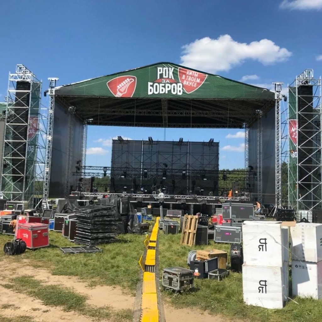 Сценический кабель-канал для организации концертов Сценический кабель-канал для организации концертов