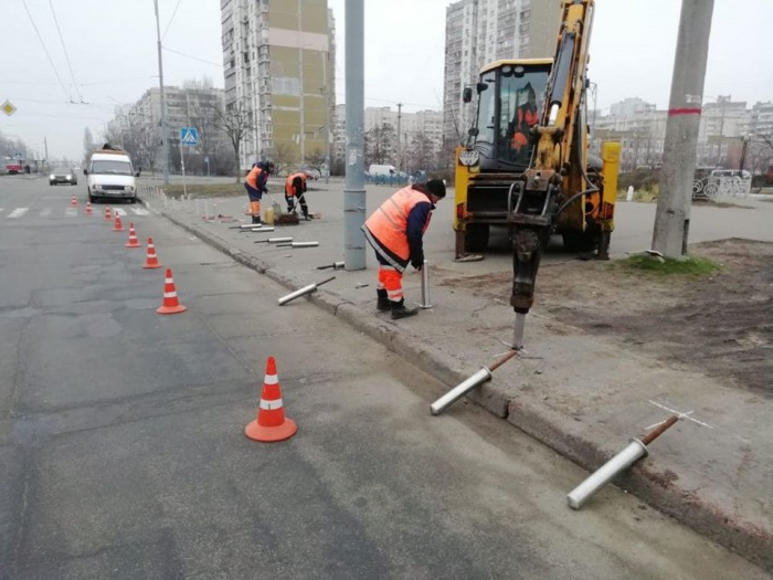 Процесс монтажа анкерных столбиков Процесс монтажа анкерных столбиков