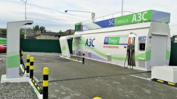 Колесоотбойники и парковочные столбики для обеспечения безопасности на мобильной АЗС Колесоотбойники и парковочные столбики для обеспечения безопасности на мобильной АЗС