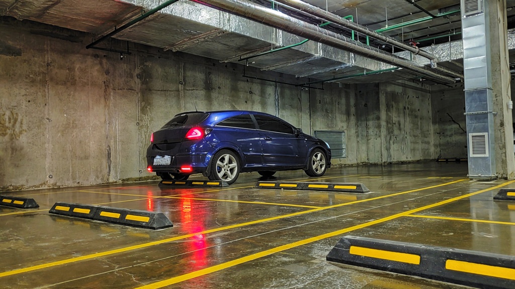 Колесоотбойники для ограничения мест стоянки автомобилей Колесоотбойники для ограничения мест стоянки автомобилей