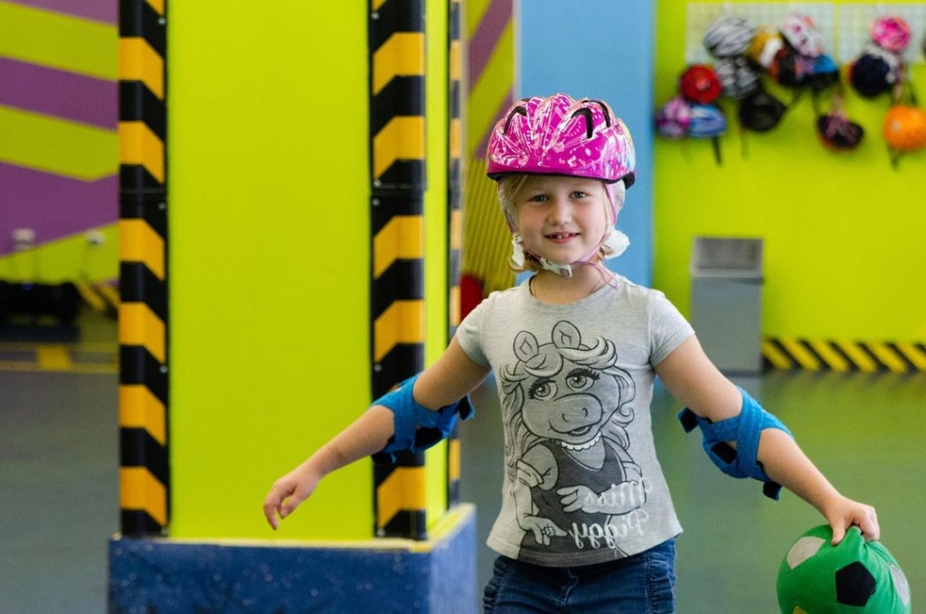 Защита стен, углов и колонн для обеспечения безопасности посетителей электрокатков