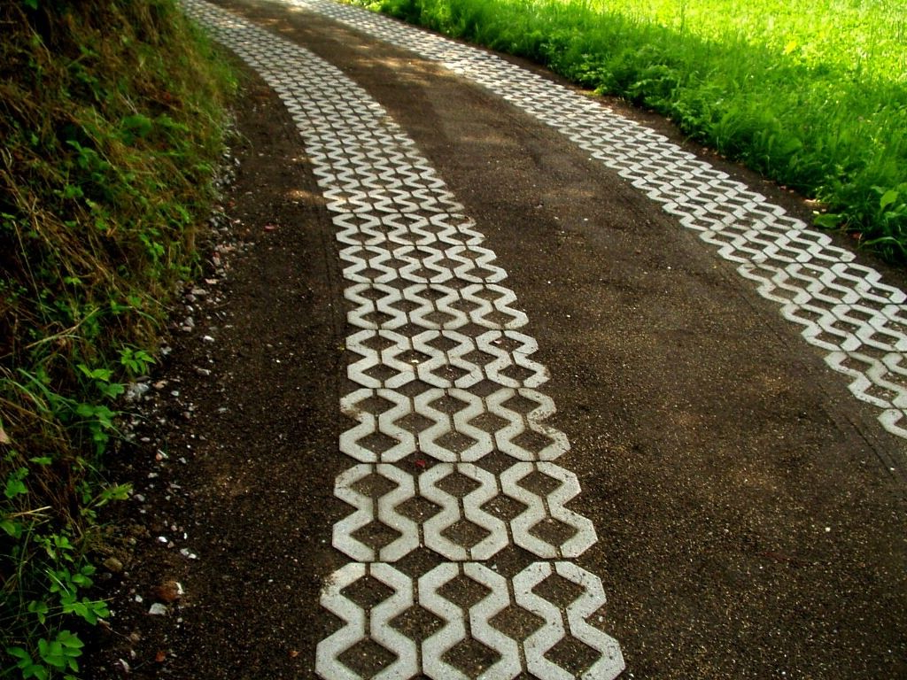 Способы установки колейной газонной решетки