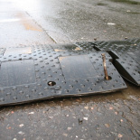 Как устранить отхождение искусственной дорожной неровности на стыке с полотном дороги