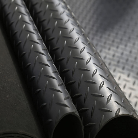 Что нужно знать о резиновом рулонном покрытии «Ёлочка» Что нужно знать о резиновом рулонном покрытии «Ёлочка»