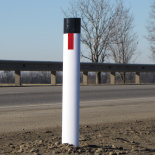 Сигнальные дорожные столбики — четкий ориентир на опасных участках автодороги