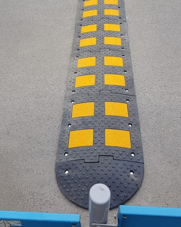 Реакции на лежачих полицейских на тротуарах Реакции на лежачих полицейских на тротуарах