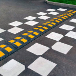 Где устанавливать лежачие полицейские и почему стоит выбрать резиновые ИДН российского производства