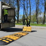 Монтаж искусственной дорожной неровности