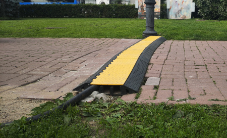 Как выбрать резиновые кабель-каналы для улицы Как выбрать резиновые кабель-каналы для улицы