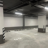 Оборудование для паркинга: белые светоотражатели вместо желтых