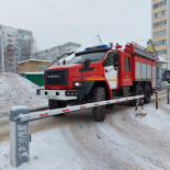 Несанкционированная установка дорожного оборудования на придомовых территориях