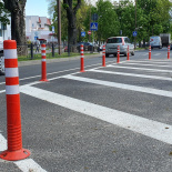 Тактический урбанизм столбиками